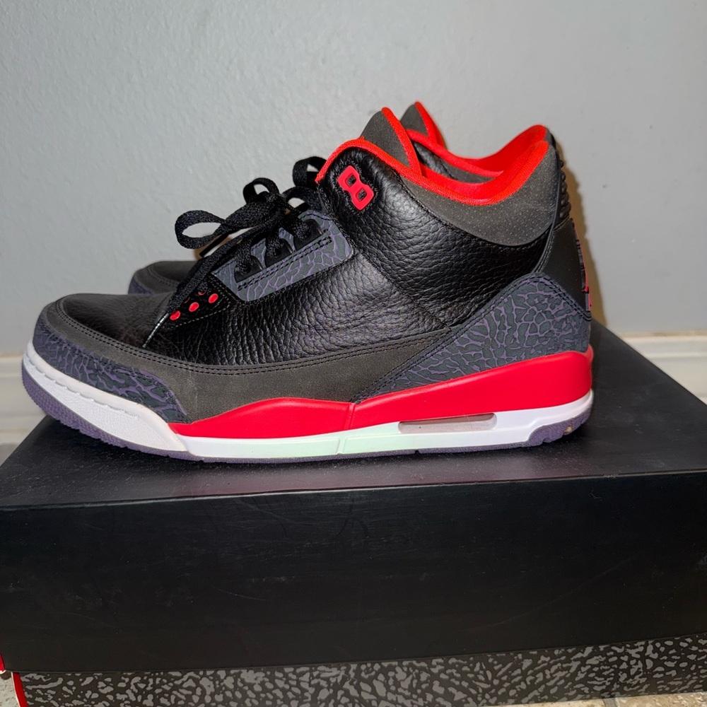 New With Box Men’s Size 10.5 Jordan Black and Red “Crimson” Athletic Shoes - Picture 2 of 5